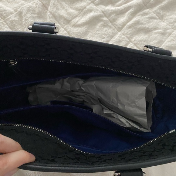 Coach Handbag - Picture 4 of 8